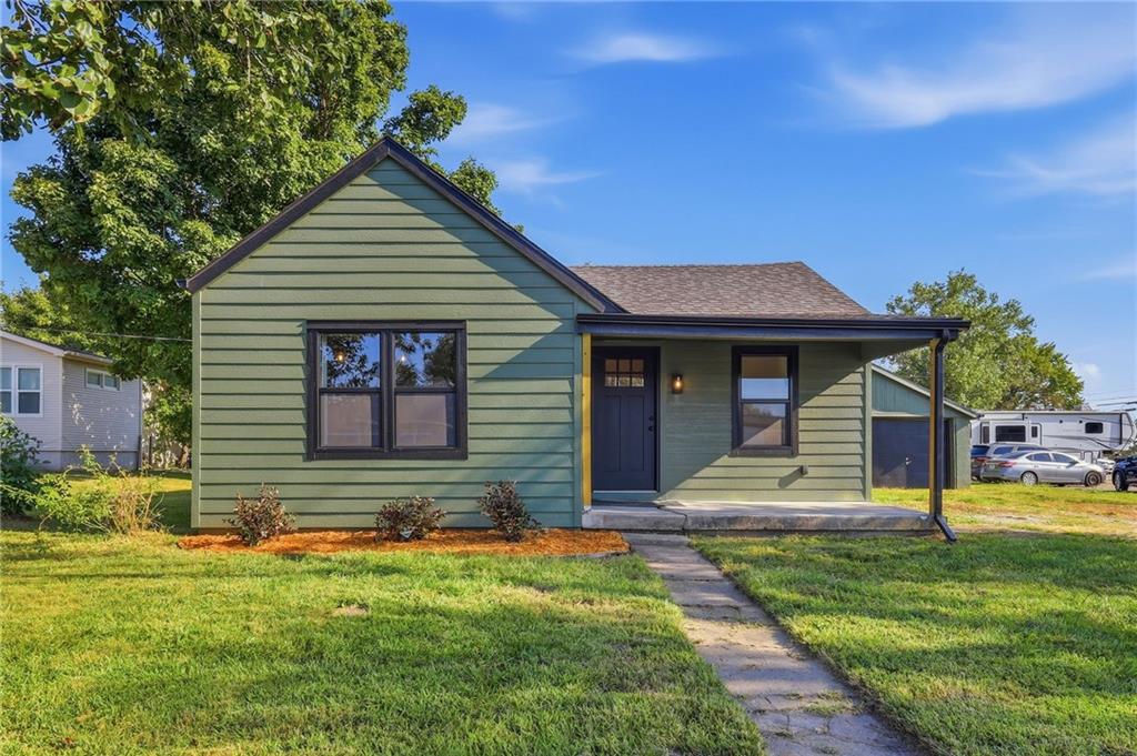 168 W North St, Peculiar, MO 64078