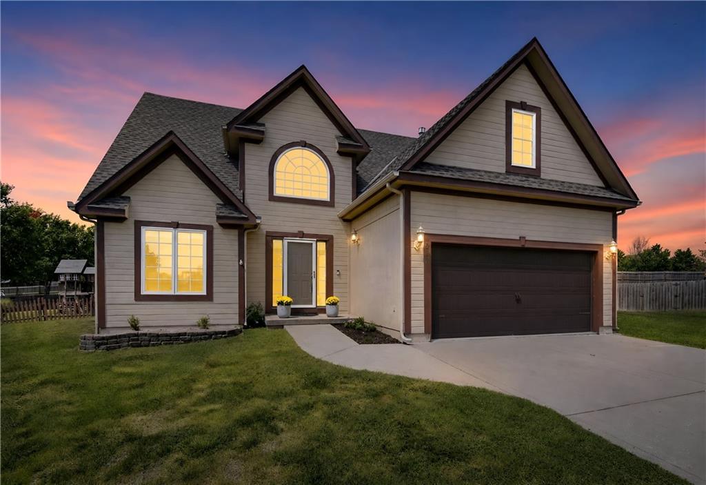 228 SW Ascot Cir, Lee's Summit, MO 64082