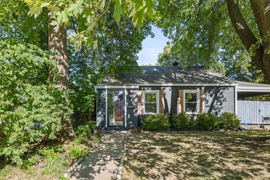 4705 Reinhardt Dr, Roeland Park, KS 66205
