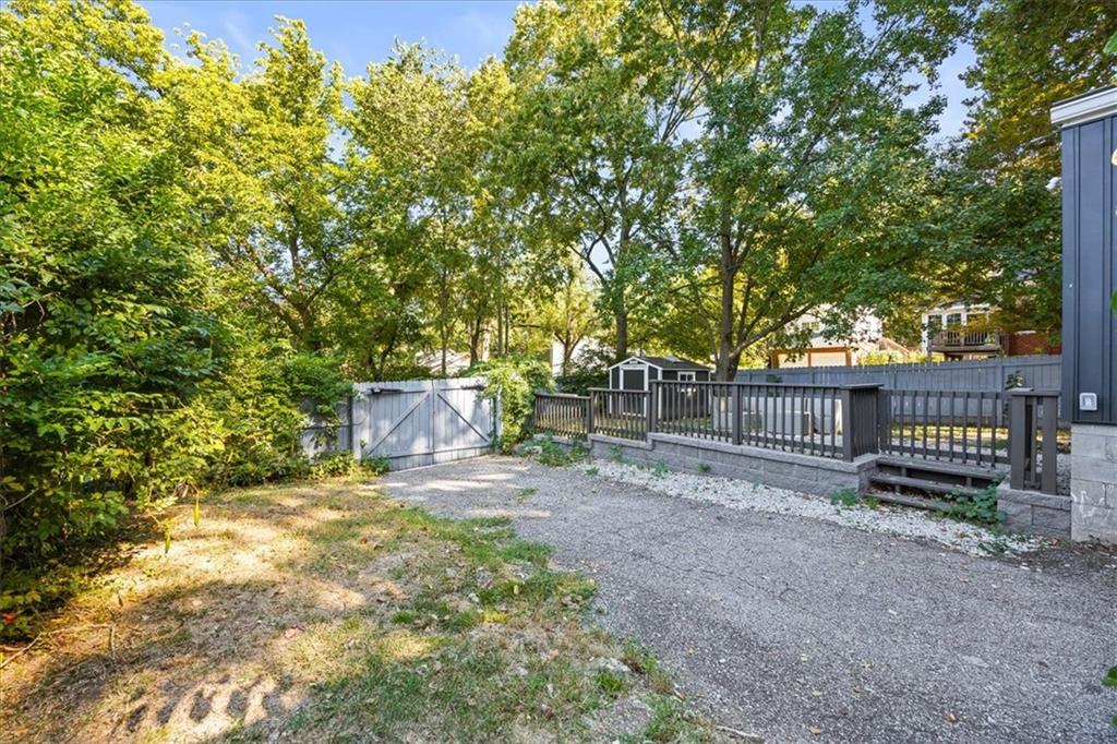 4705 Reinhardt Dr, Roeland Park, KS 66205
