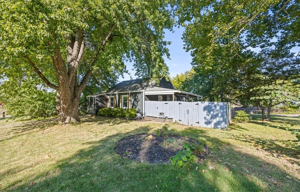 4705 Reinhardt Dr, Roeland Park, KS 66205