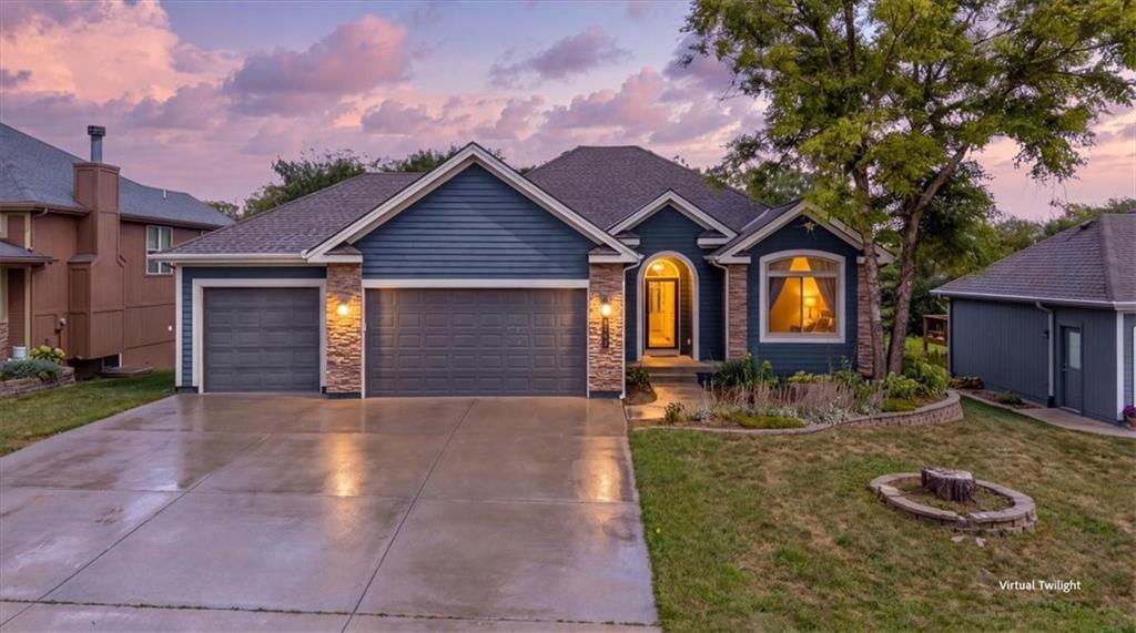 2000 NE 197th Ct, Smithville, MO 64089
