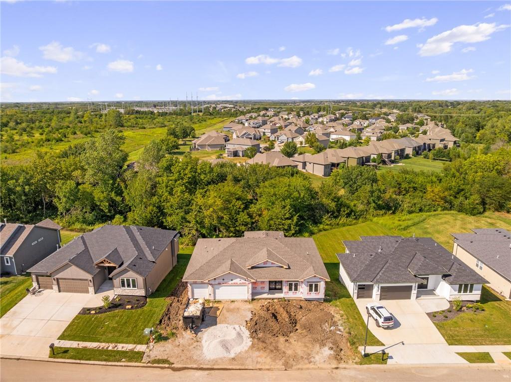 25006 W 89th St, Lenexa, KS 66227