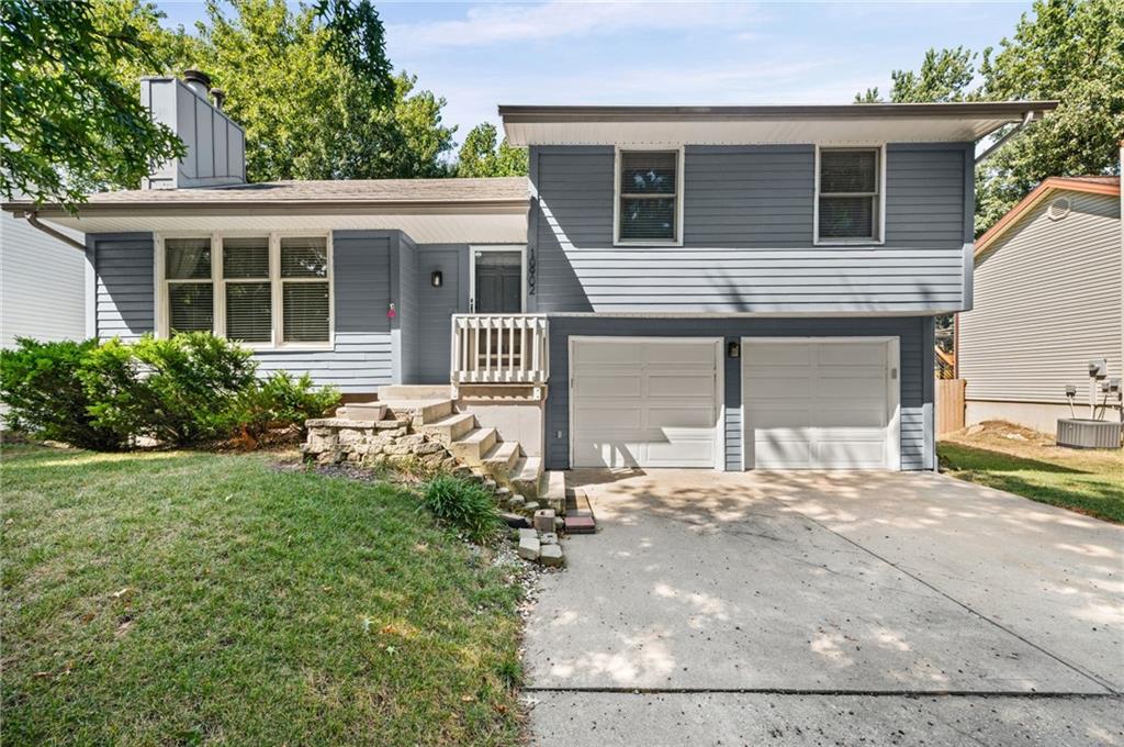 10902 N Harrison St, Kansas City, MO 64155