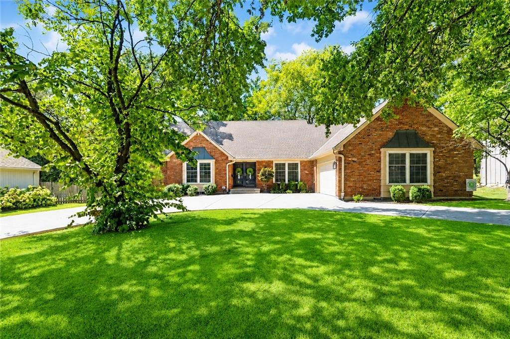 10500 Farley St, Overland Park, KS 66212