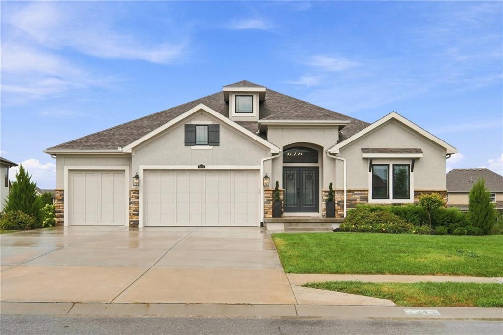 2818 NE 102nd St, Kansas City, MO 64155