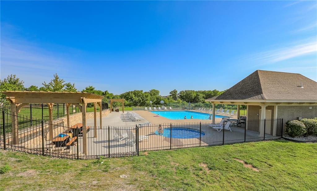 5010 N 146th St, Basehor, KS 66007