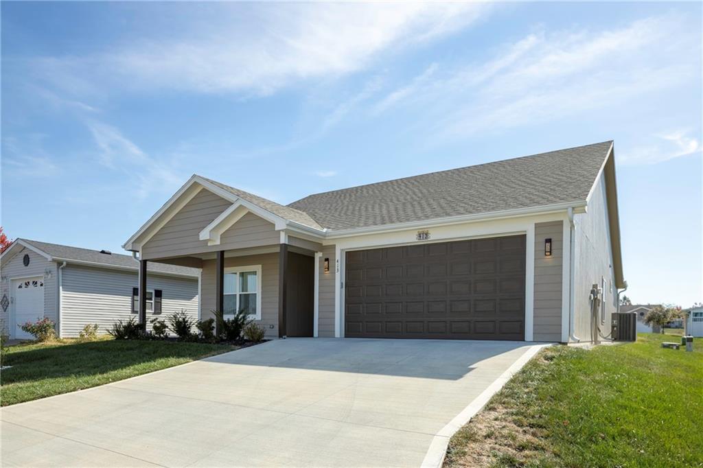 413 NE Poplar Ct, Oak Grove, MO 64075