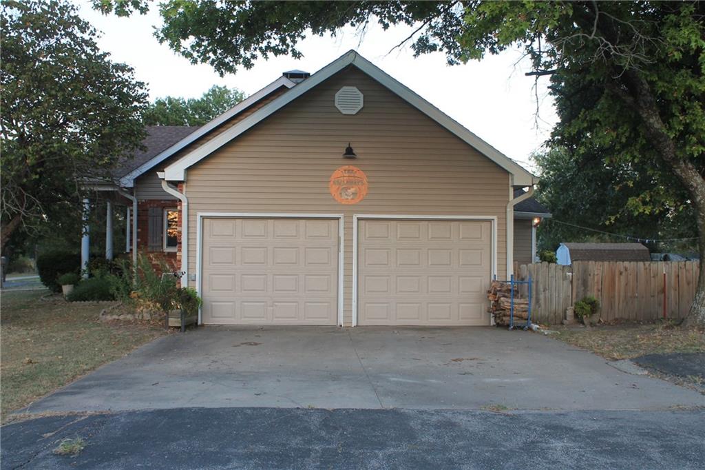 1805 New Mexico Rd, Iola, KS 66749