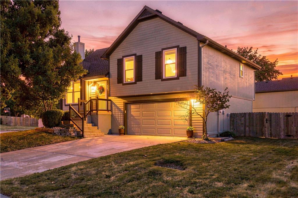 16296 S Hunter St, Olathe, KS 66062