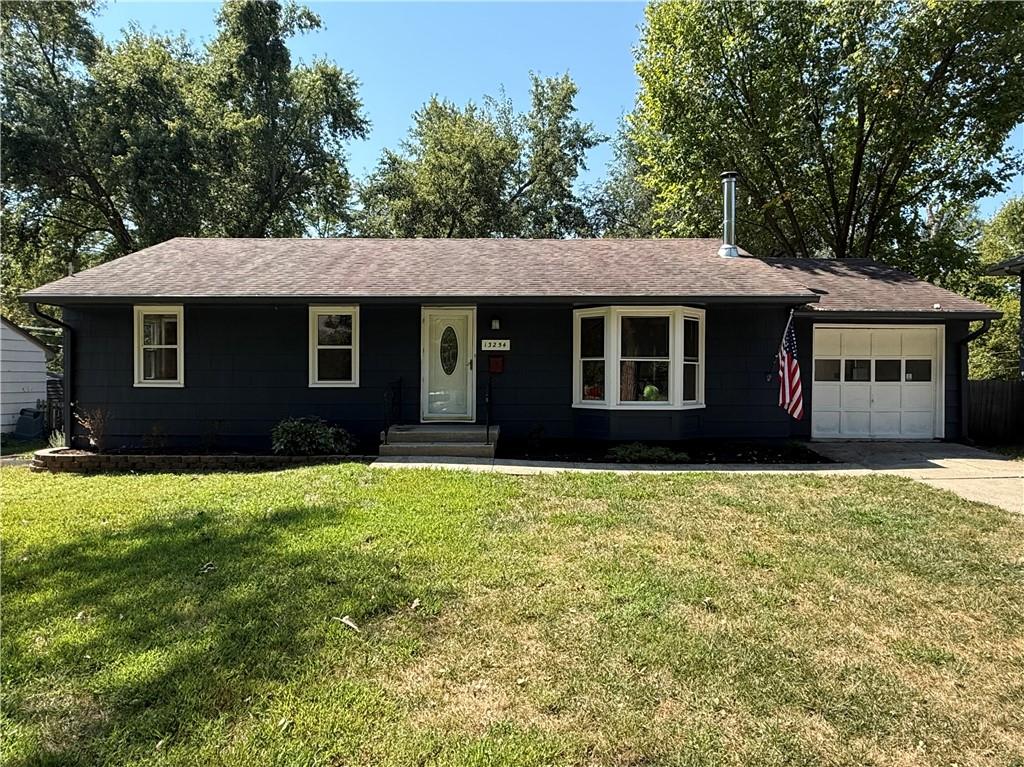 13254 Park Hills Dr, Grandview, MO 64030