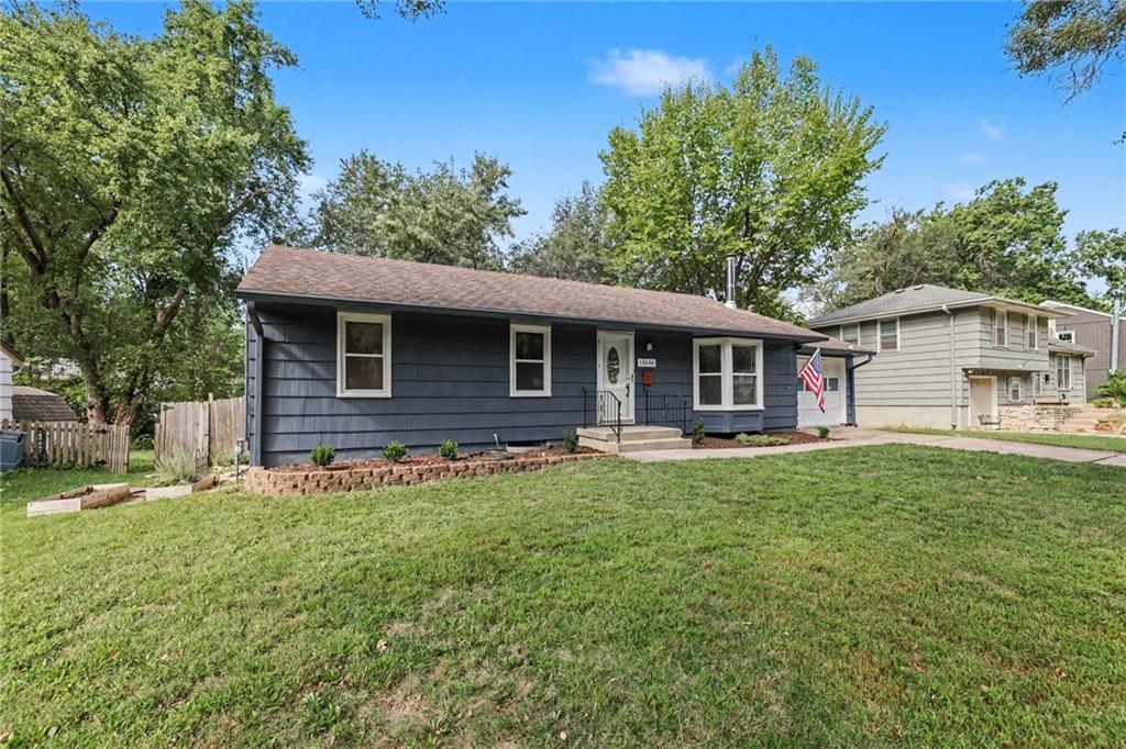 13254 Park Hills Dr, Grandview, MO 64030