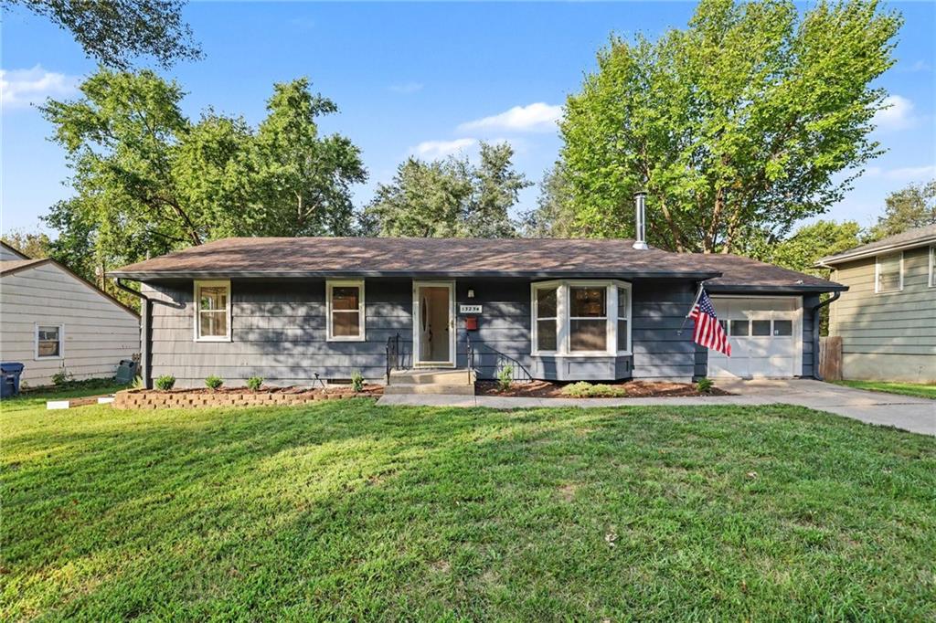 13254 Park Hills Dr, Grandview, MO 64030