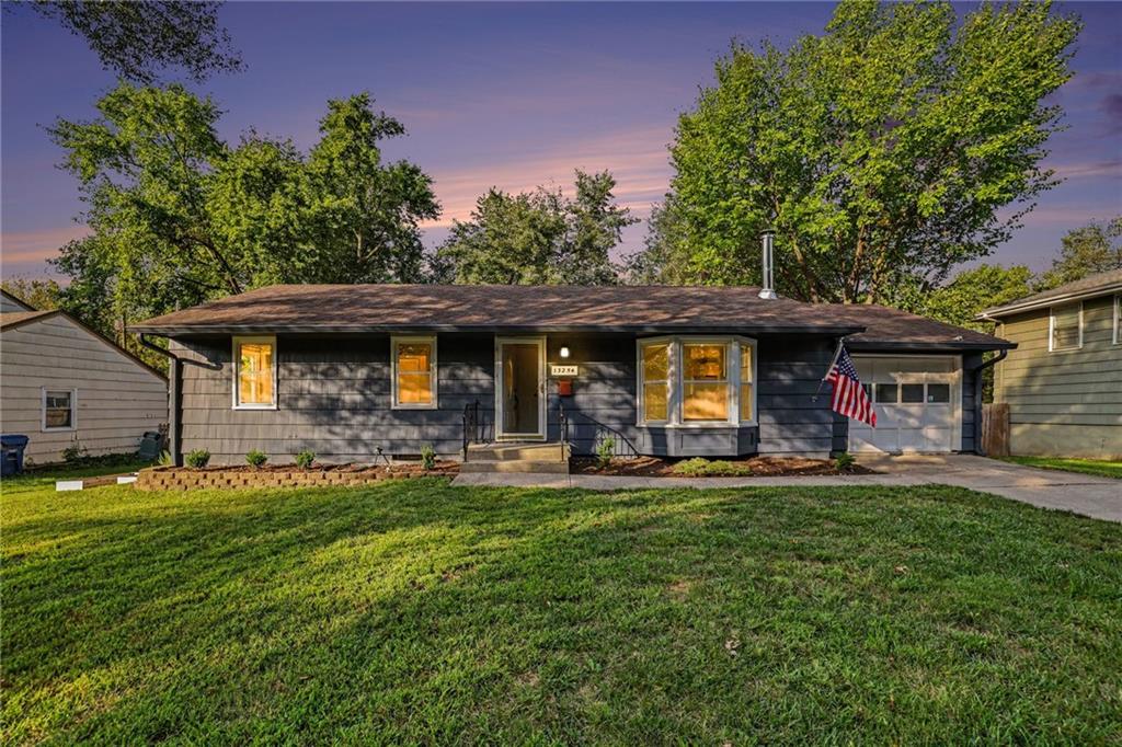 13254 Park Hills Dr, Grandview, MO 64030