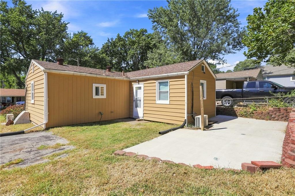 1405 S Logan Ave, Independence, MO 64055