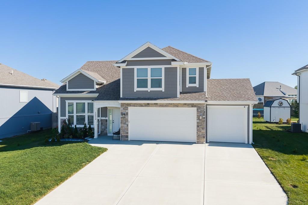 1681 N 156th St, Basehor, KS 66007