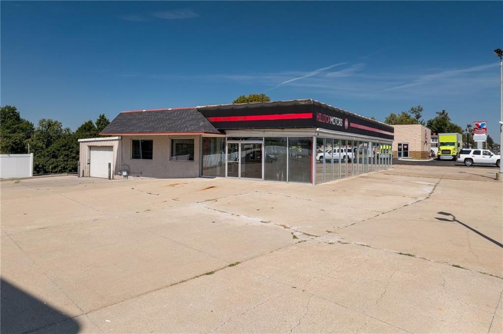 1710 S Belt Hw, St Joseph, MO 64507