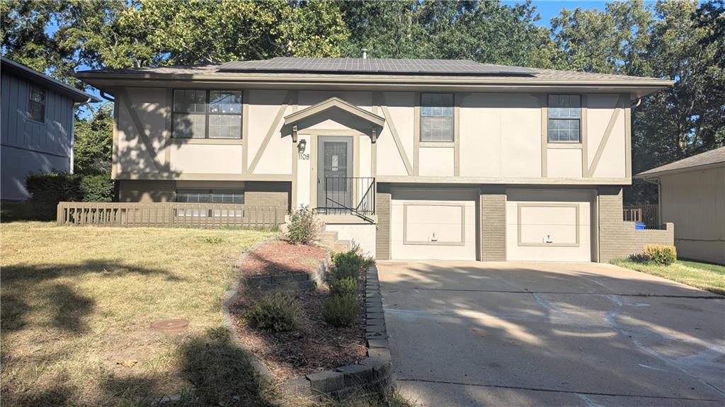 1108 NE 10th St, Blue Springs, MO 64014