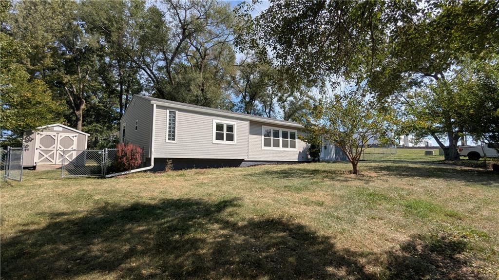 2201 NW Vesper St, Blue Springs, MO 64015