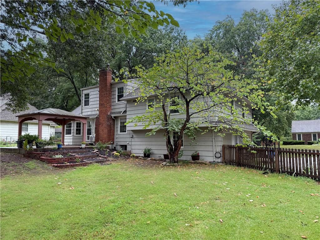 10508 Ensley Ln, Leawood, KS 66206