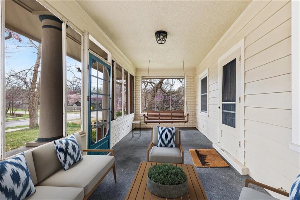 18 W 61st Ter, Kansas City, MO 64113