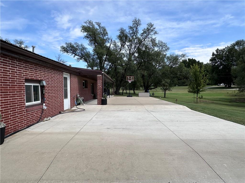 114 Se Y Hw, Warrensburg, MO 64093