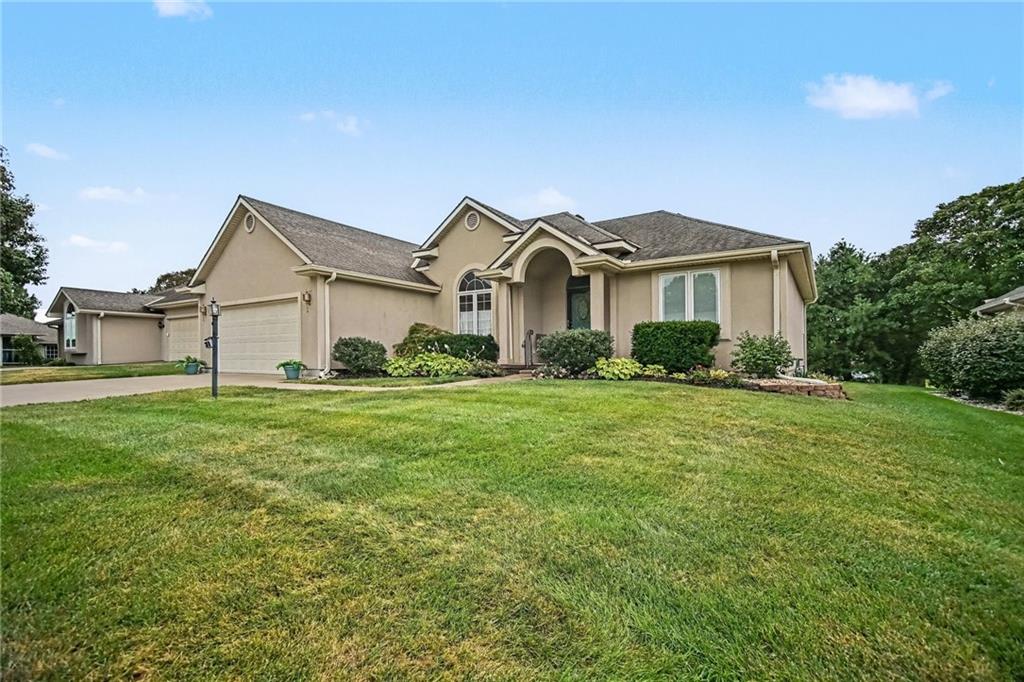 3010 Hirter Dr, St Joseph, MO 64506
