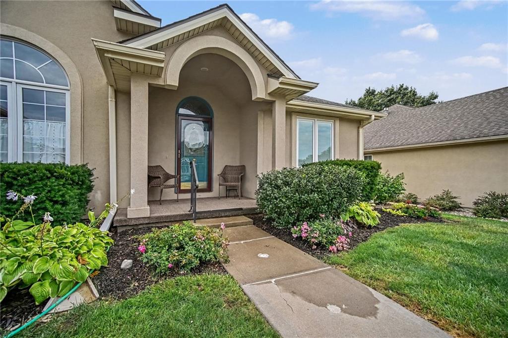3010 Hirter Dr, St Joseph, MO 64506