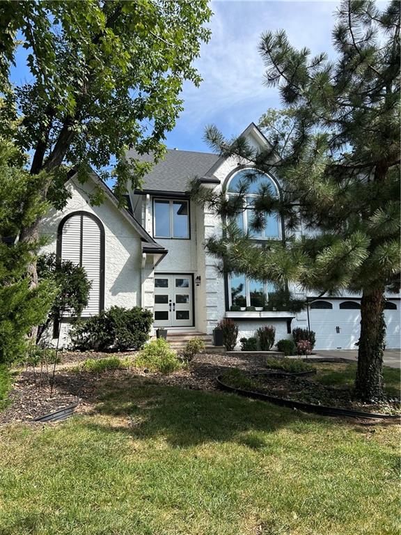 8225 NW Weatherby Dr, Weatherby Lake, MO 64152