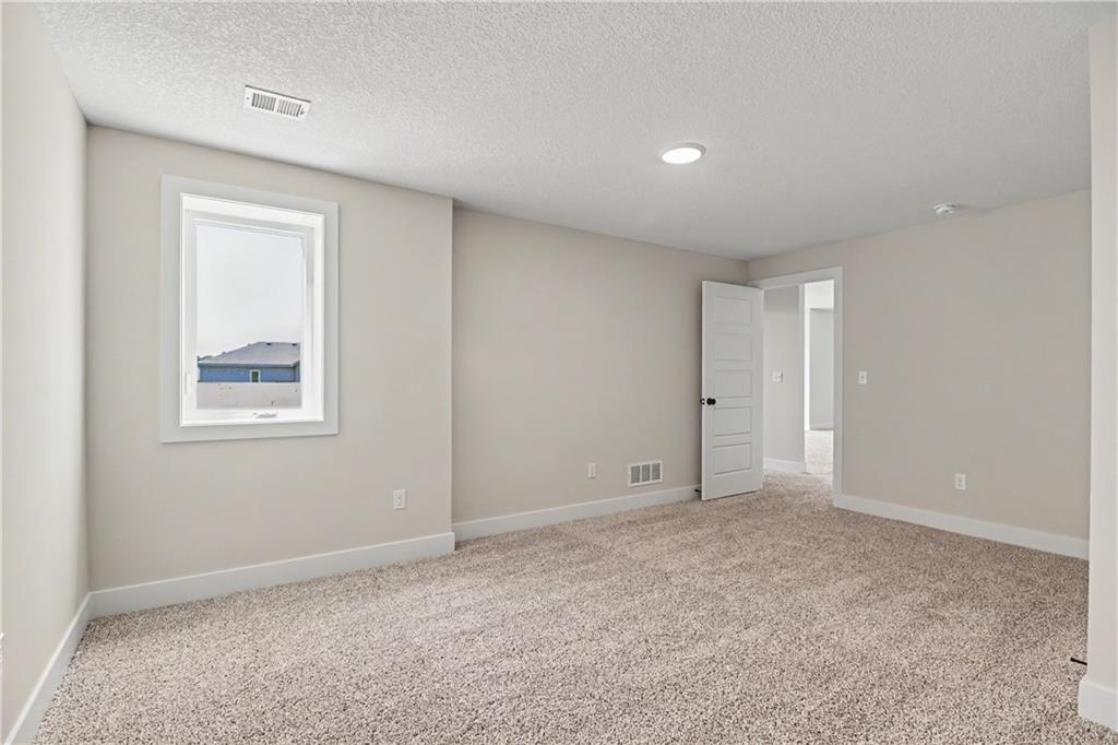 5902 Mccormick Dr, Shawnee, KS 66226