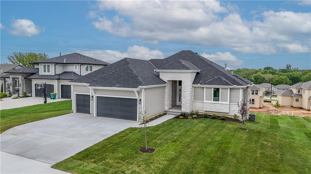 5902 Mccormick Dr, Shawnee, KS 66226