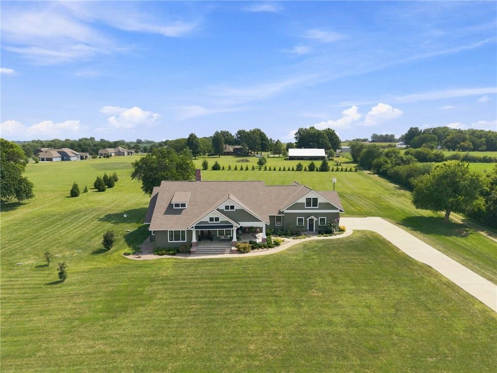 13515 Claire Ct, Lake Lotawana, MO 64034