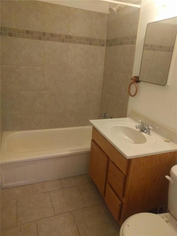 7800 E 51st St, Kansas City, MO 64129