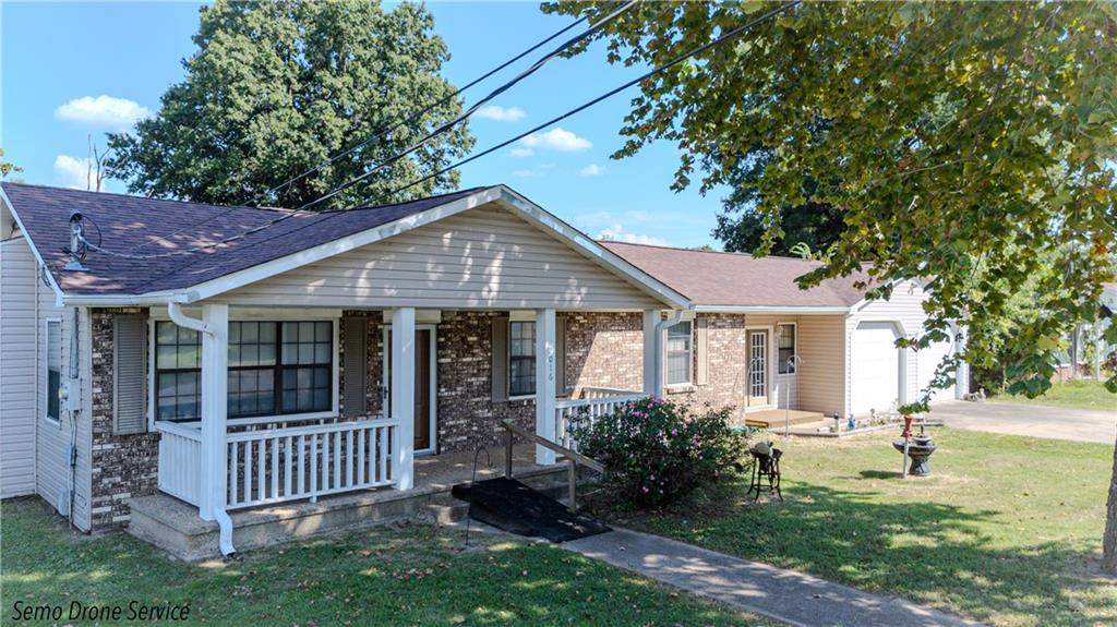 2016 Tennessee St, Poplar Bluff, MO 63901