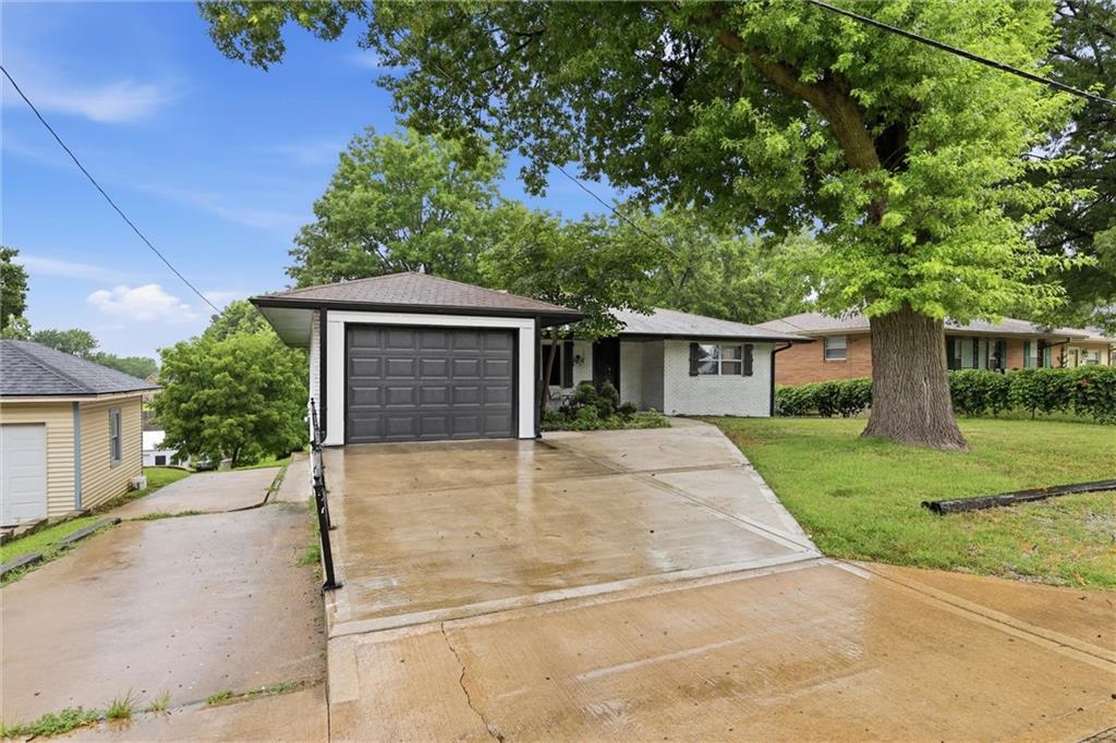 2806 N River Blvd, Independence, MO 64050