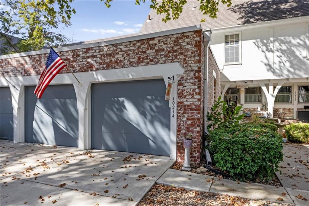 10214 Conser St, Overland Park, KS 66212