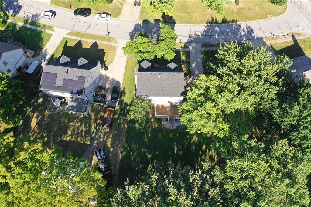 6902 Michael Ln, Pleasant Valley, MO 64068