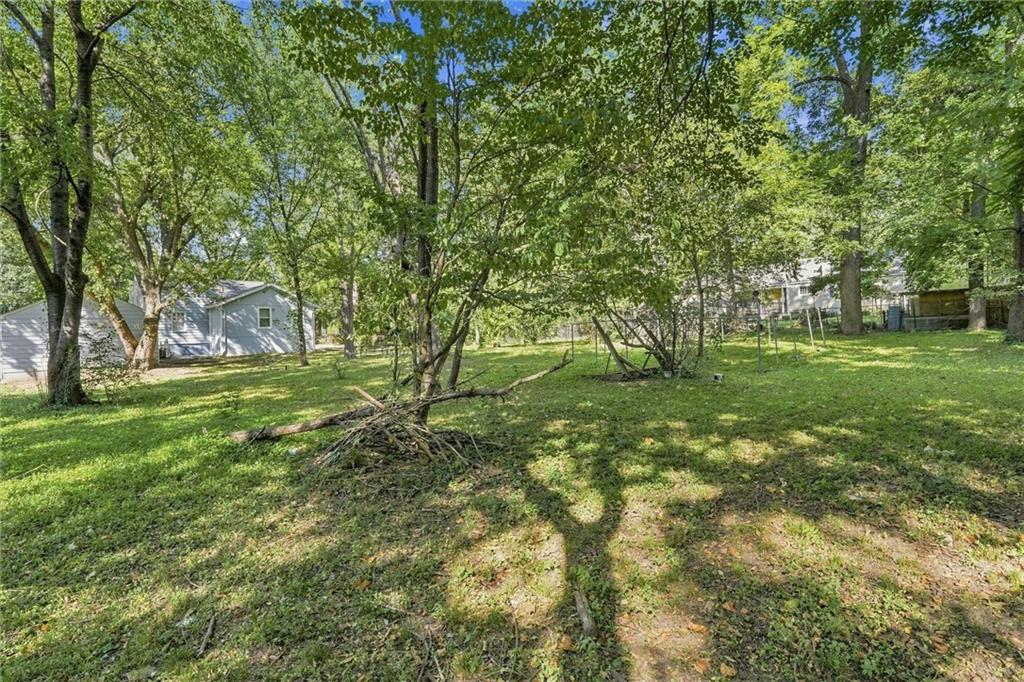 6315 E Red Bridge Rd, Kansas City, MO 64134