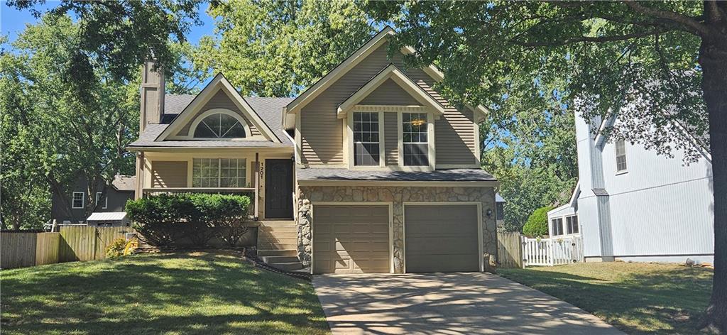 1201 N Sunset Dr, Olathe, KS 66061