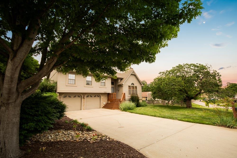 3000 University Dr, Lawrence, KS 66049