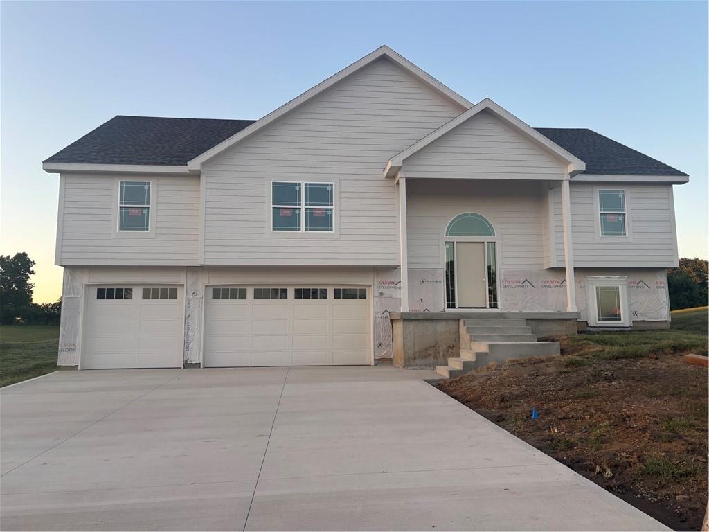 41 SW 150 Rd, Warrensburg, MO 64093