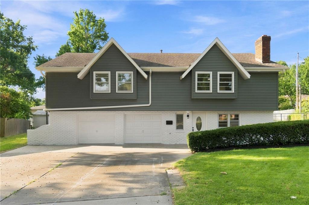 6415 W 73rd Ter, Overland Park, KS 66204