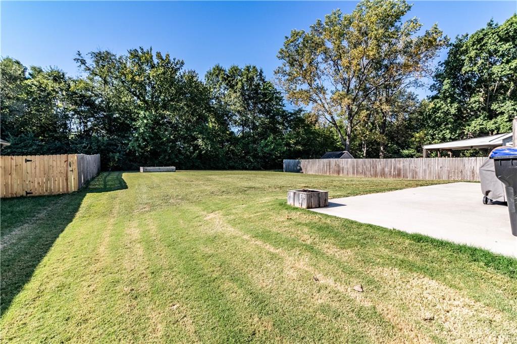 942 E Market St, Warrensburg, MO 64093