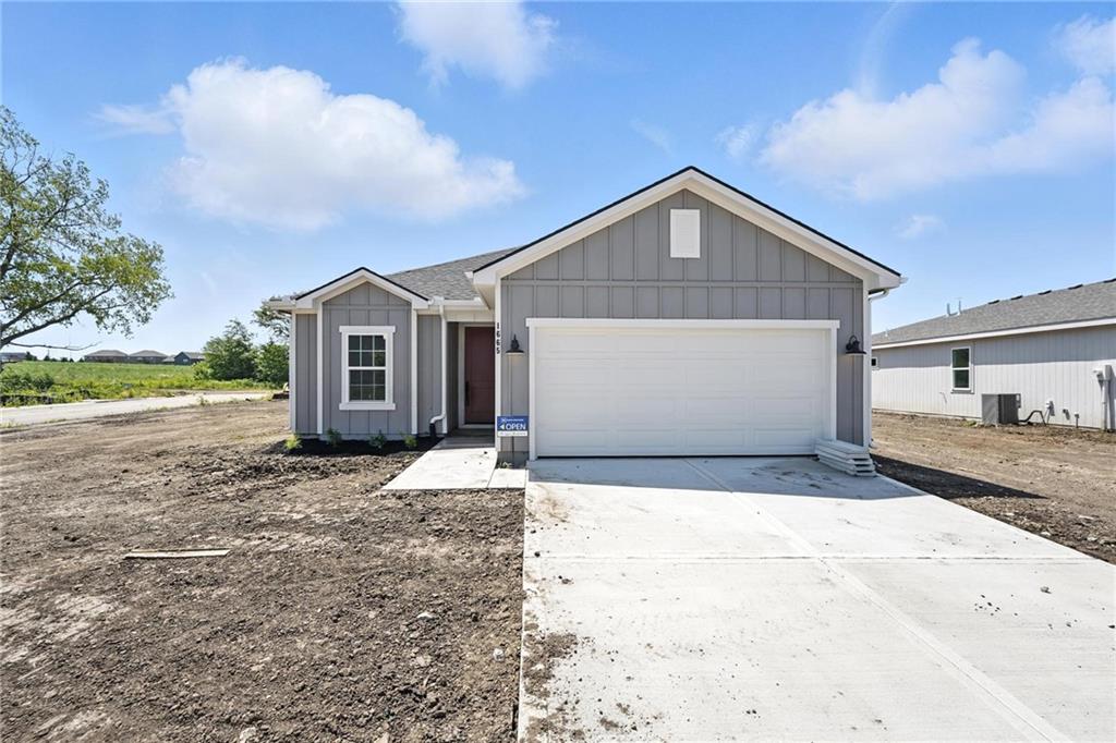 17569 Spivey St, Gardner, KS 66030