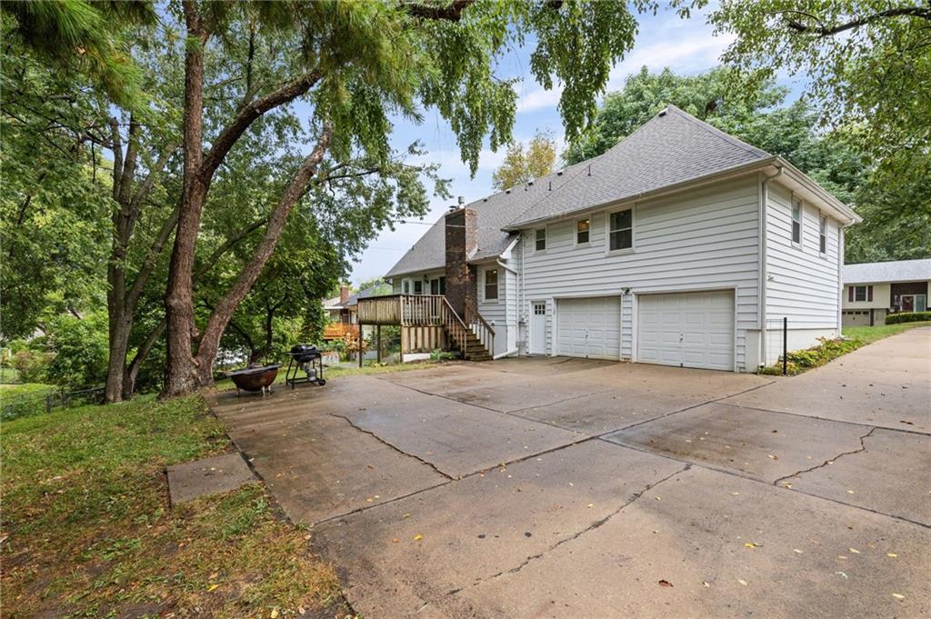 2612 NE 69th St, Gladstone, MO 64119