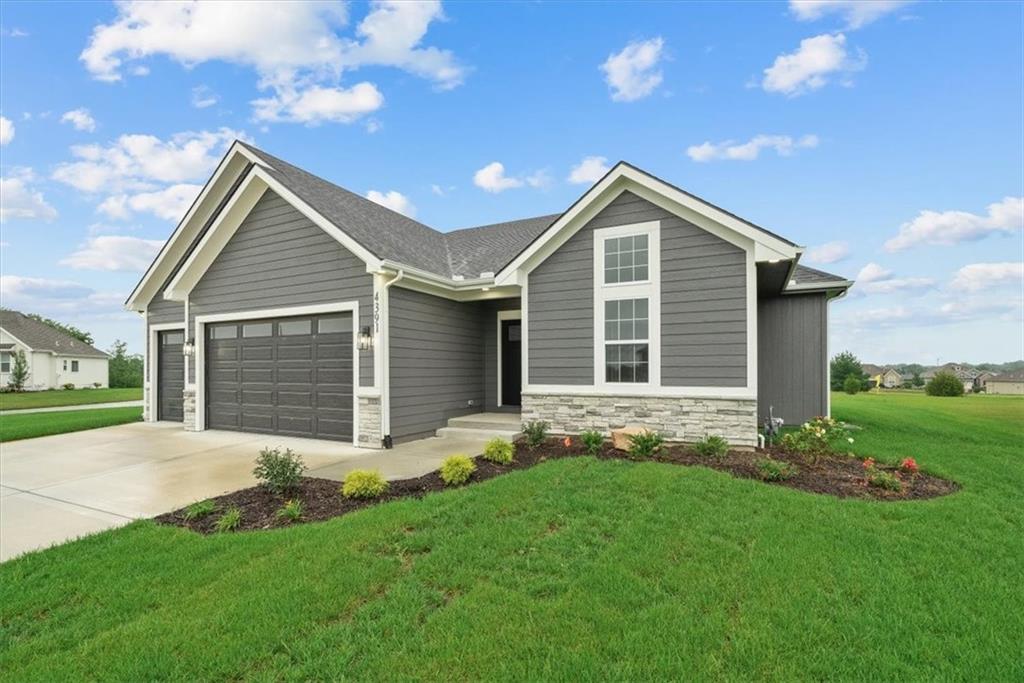 4510 145th Ct, Basehor, KS 66007