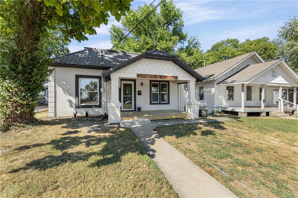 726 Pacific Ave, Osawatomie, KS 66064