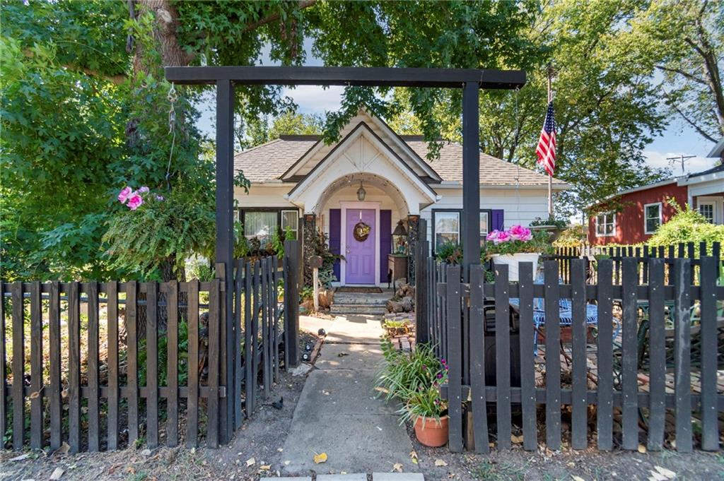 318 W Clinton St, Clinton, MO 64735