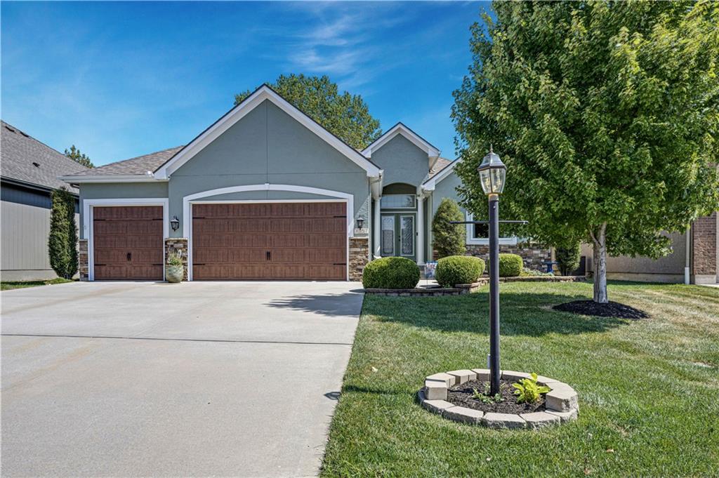 3357 SW Jessie Ln, Lee's Summit, MO 64082