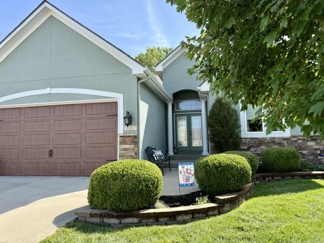 3357 SW Jessie Ln, Lee's Summit, MO 64082